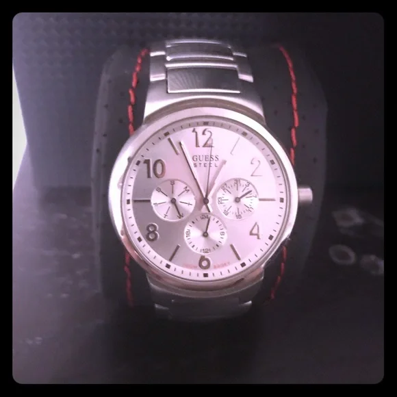 Men’s Guess Steel watch - Picture 1 of 4